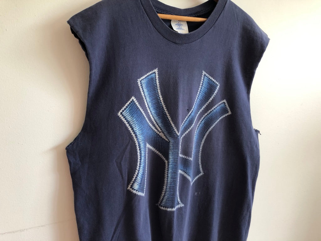 90's New York Yankees Huge Logo Cutoff T-Shirt